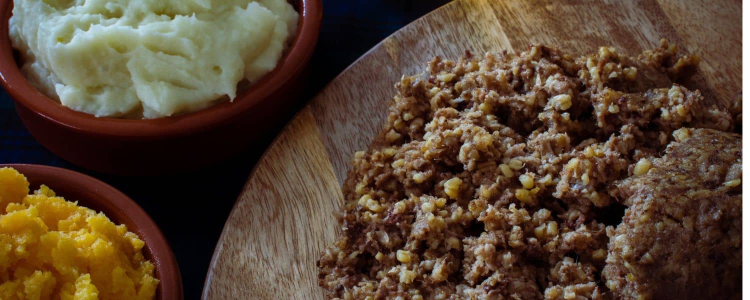 Haggis con neeps and tatties